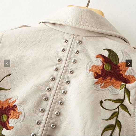 Jacket Embroidery detail studded, Front zipper. Boho Cream M/L Vegan Leather - Picture 6 of 13